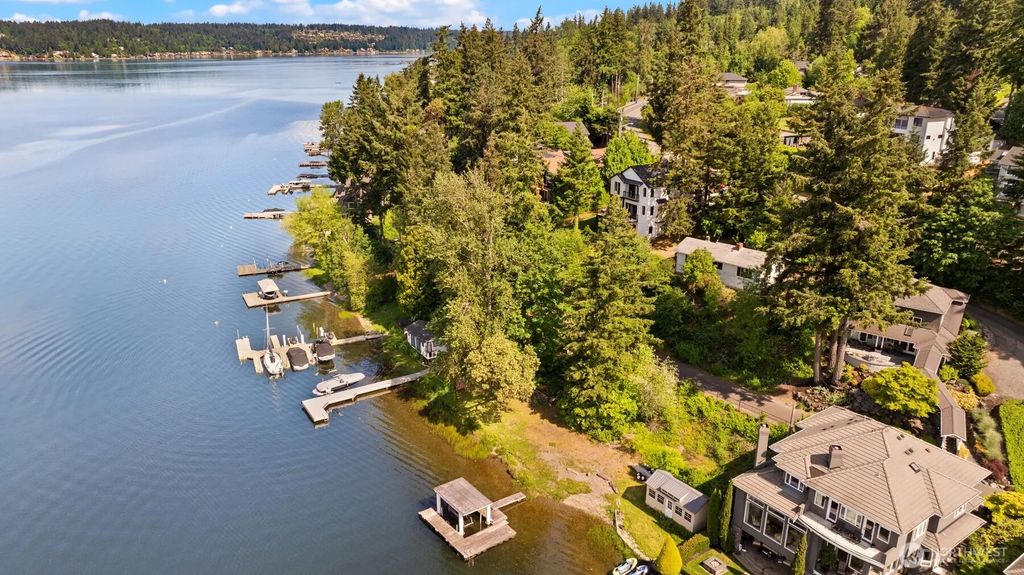 3027 E Lake Sammamish Parkway Se, Sammamish