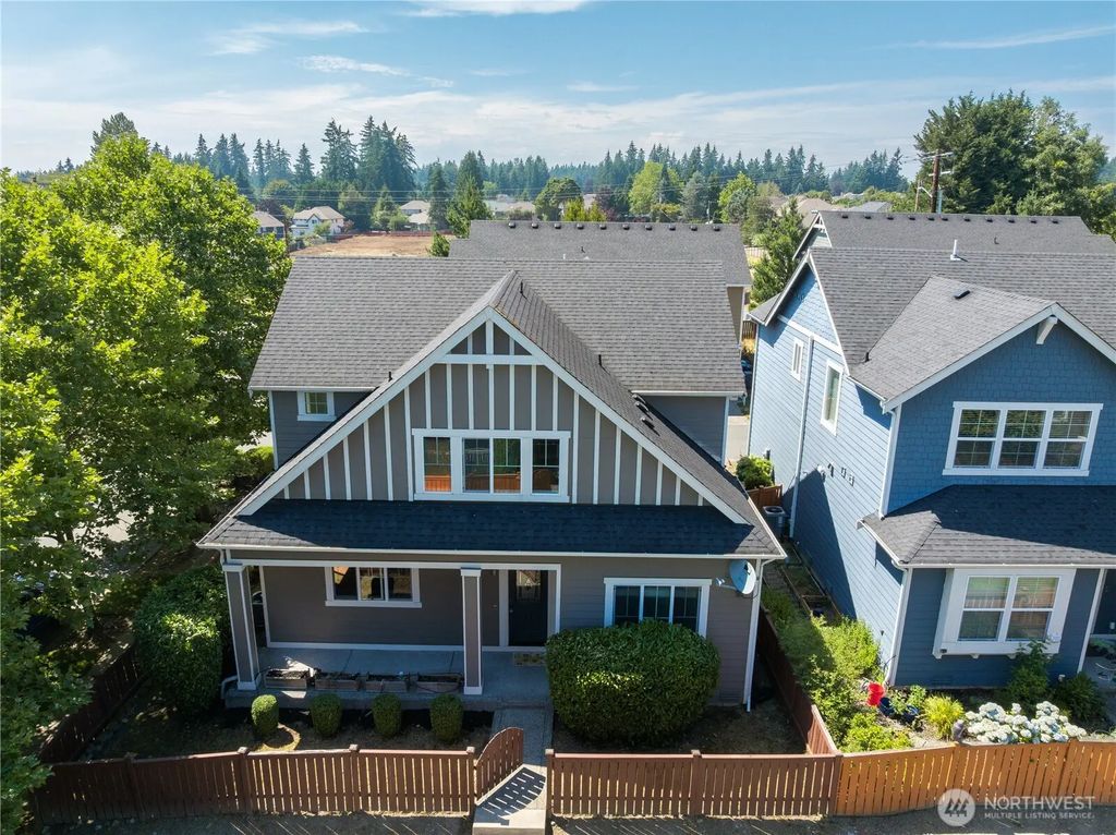 21011 Se 39th Dr, Bothell