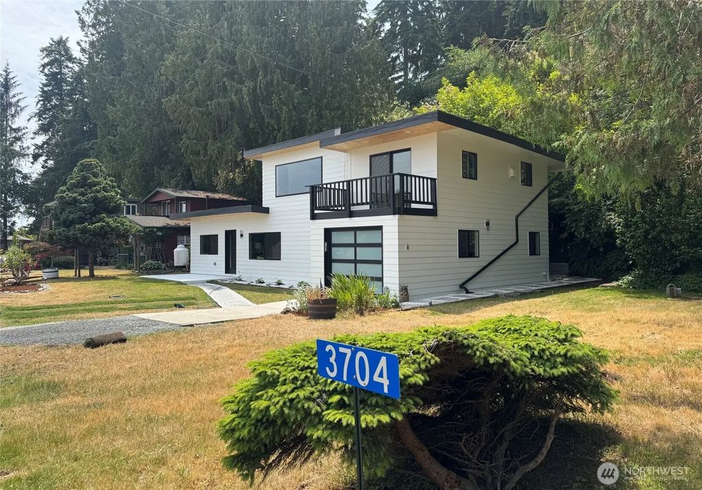 3704 Bells Lane, Langley