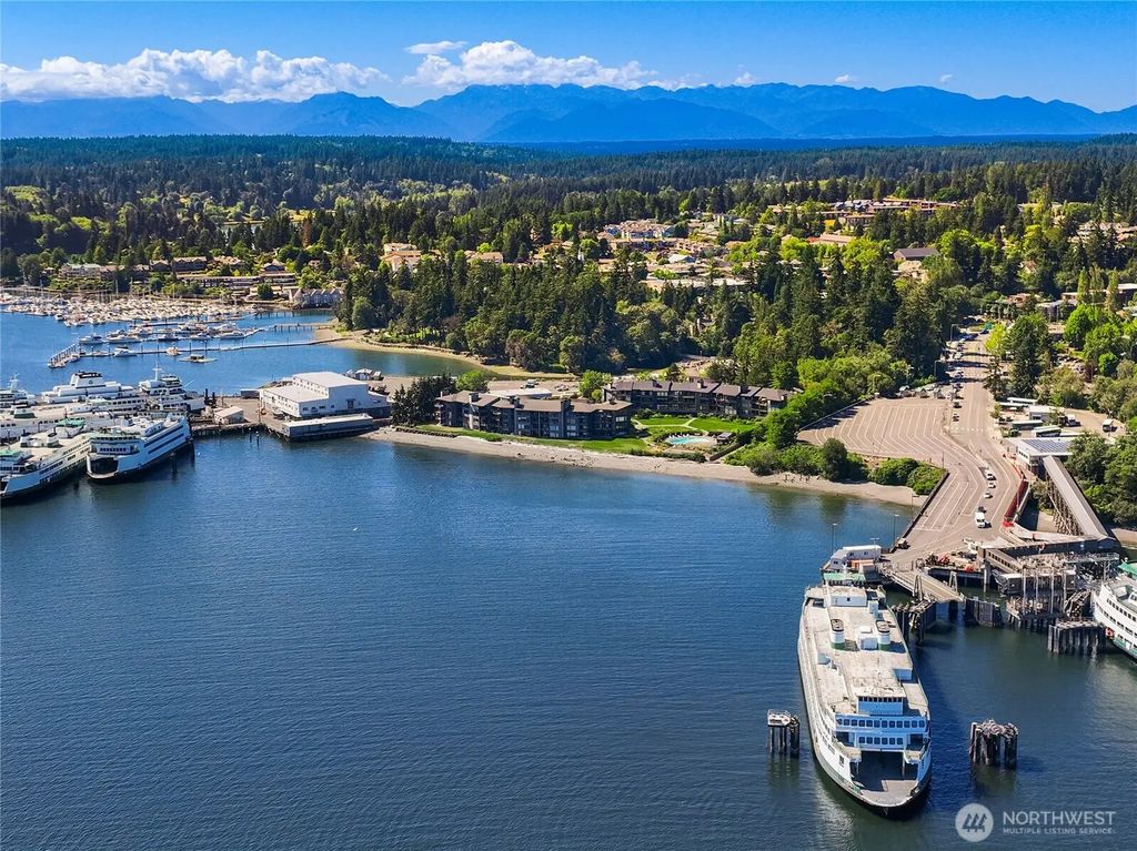 428 Harborview Drive Se 114, Bainbridge Island