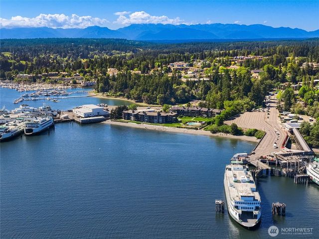 428 Harborview Drive Se 114, Bainbridge Island