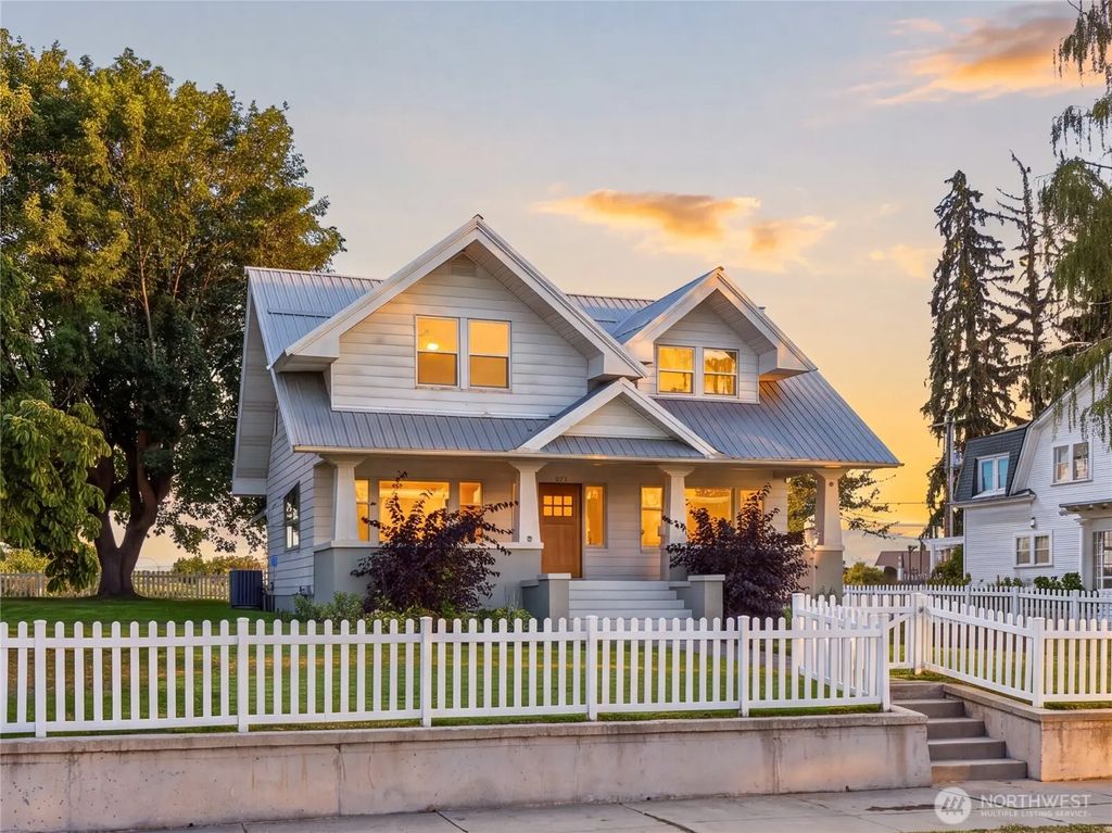 618 E Birch Street, Waterville