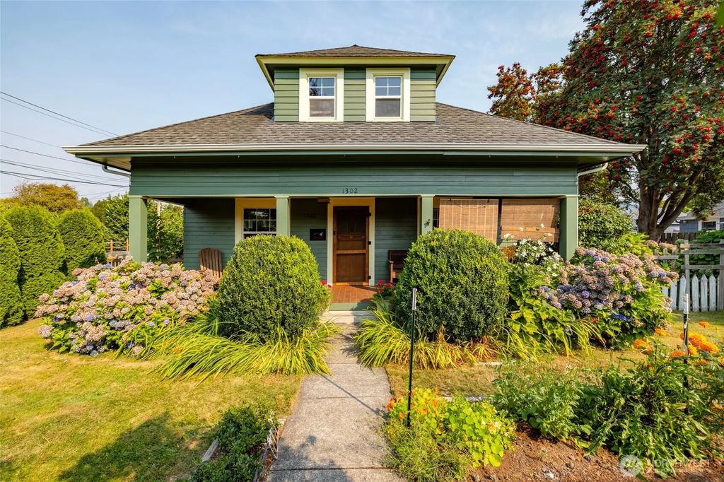 1302 Virginia Street, Mount Vernon