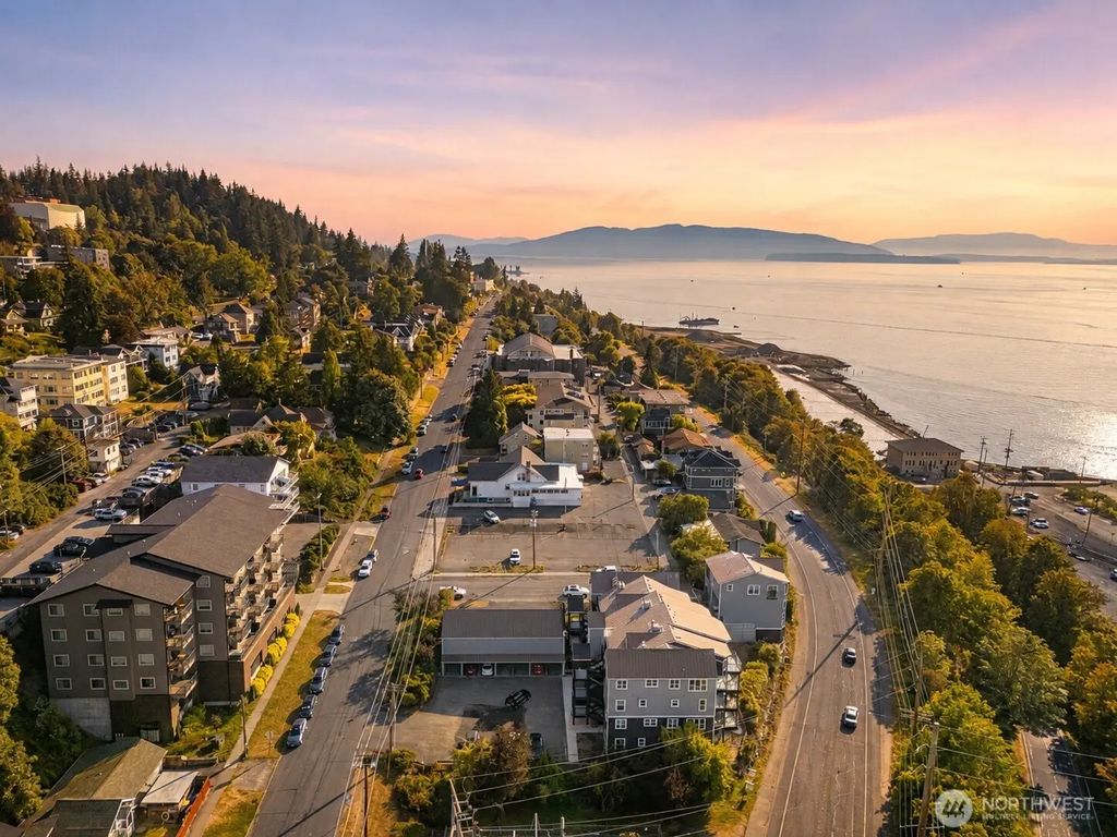 705 N State Street 405, Bellingham