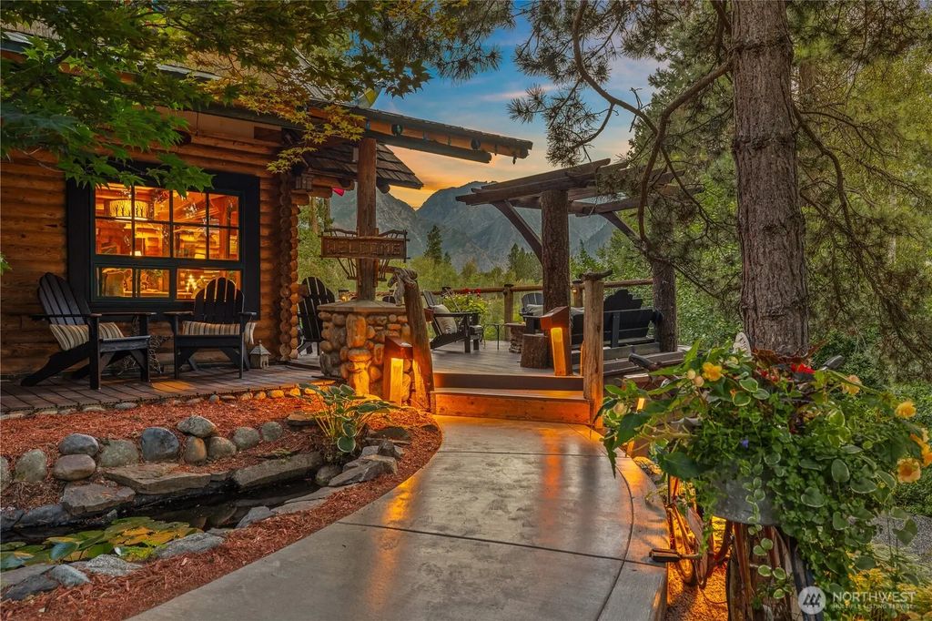 225 Lovely Lane, Leavenworth