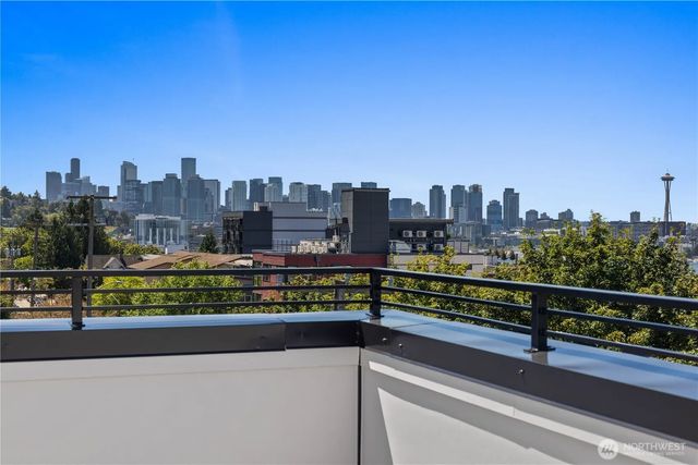 2328 Franklin Avenue E D, Seattle