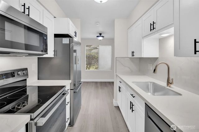 12520 Ne 145th Terrace E33, Kirkland