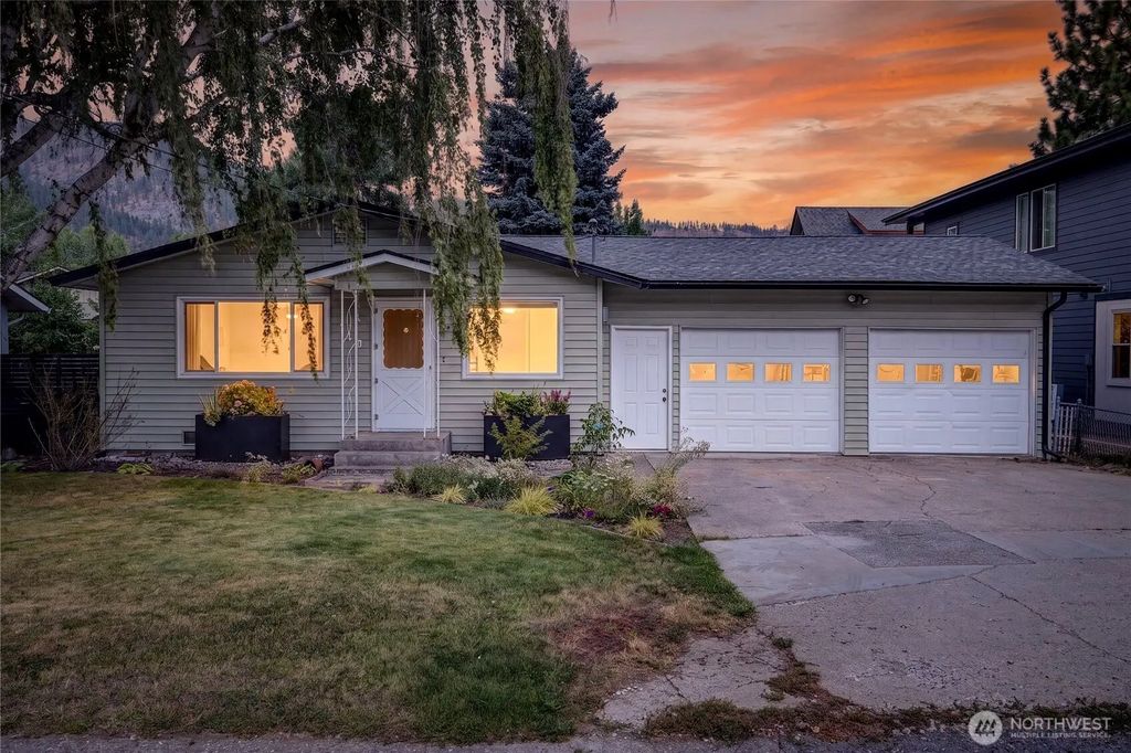 118 Birch Street, Leavenworth
