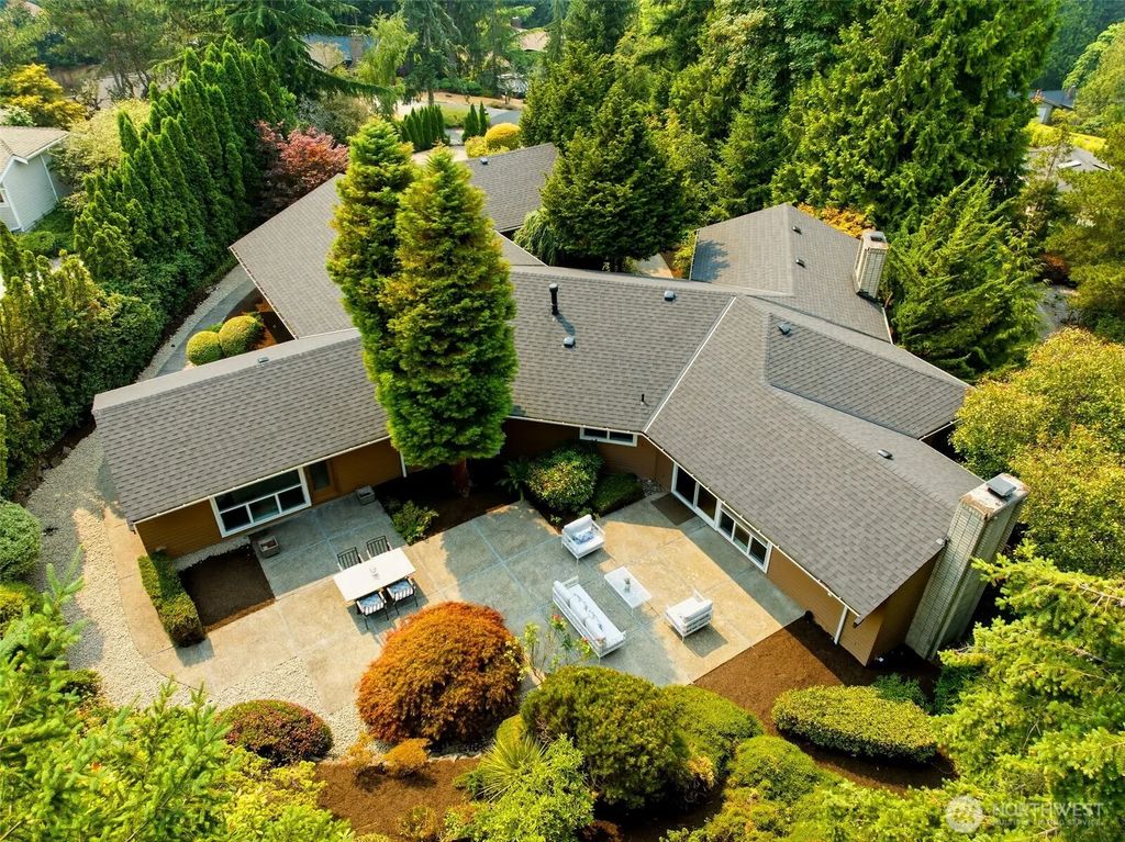 8626 Ne 26th Place, Clyde Hill