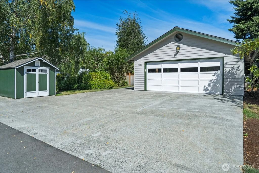 2045 173rd Avenue Ne, Redmond