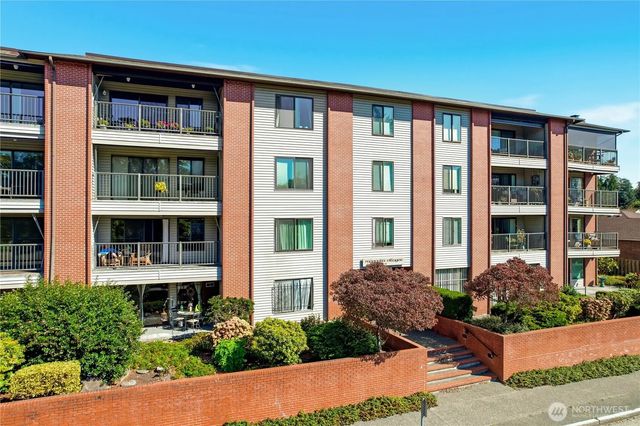 2858 32nd Avenue W 202, Seattle
