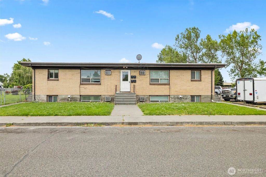 1304 W Hopkins Street, Pasco