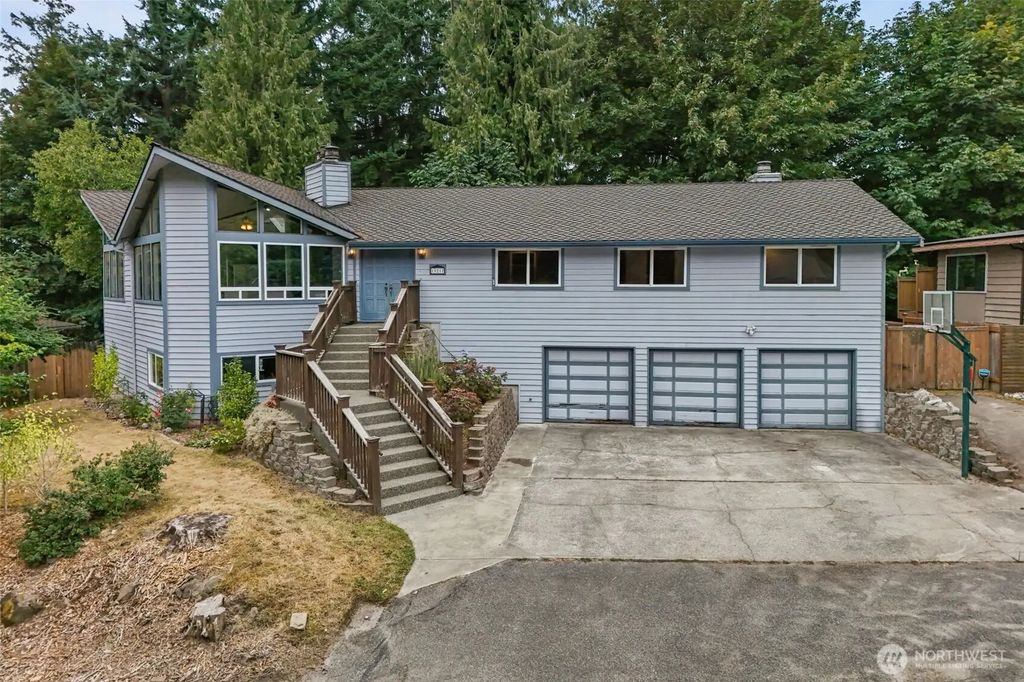 19217 46th Avenue Ne, Lake Forest Park