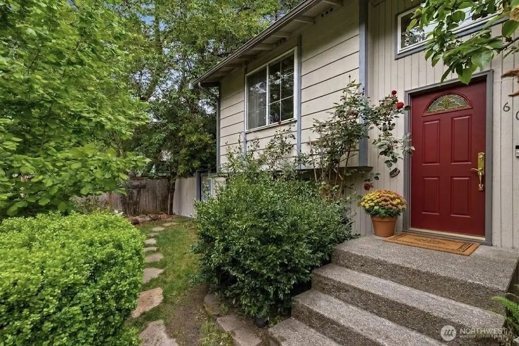 608 School Street Se, Lacey