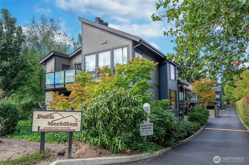 1800 N 105th Street 9-201, Seattle