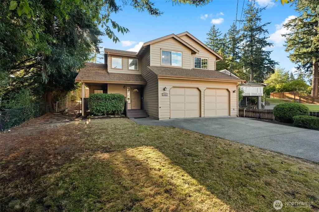 372 Farallone Avenue, Fircrest
