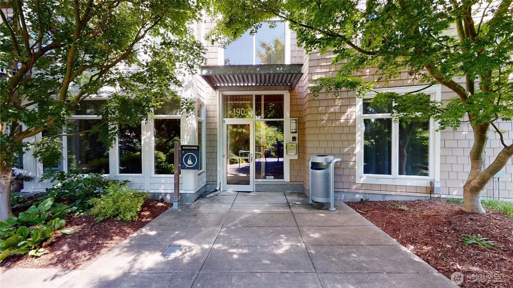 190 Harbor Square Loop Ne C329, Bainbridge Island