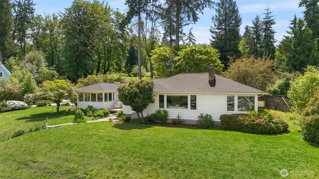 5930 Rose Loop Ne, Bainbridge Island