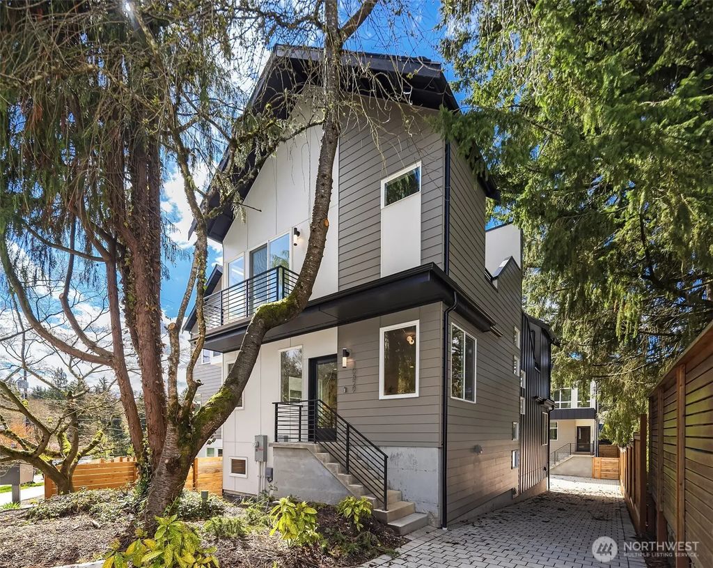 10831 11th Avenue Ne, Seattle