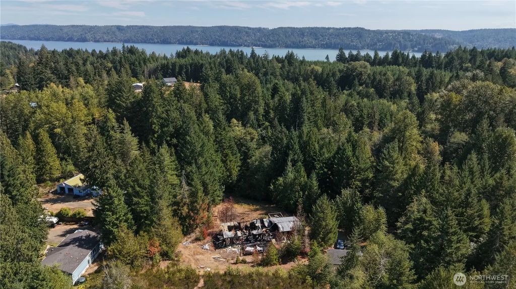 47 N Suncrest Drive, Hoodsport