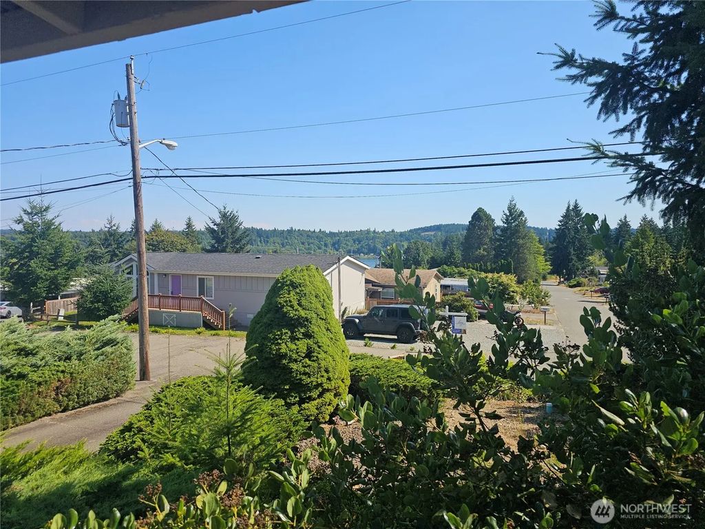 4720 W Davis Road, Bremerton