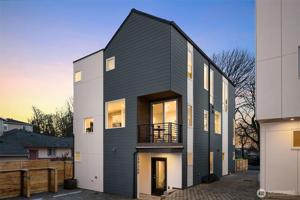 3920 B S Juneau Street, Seattle
