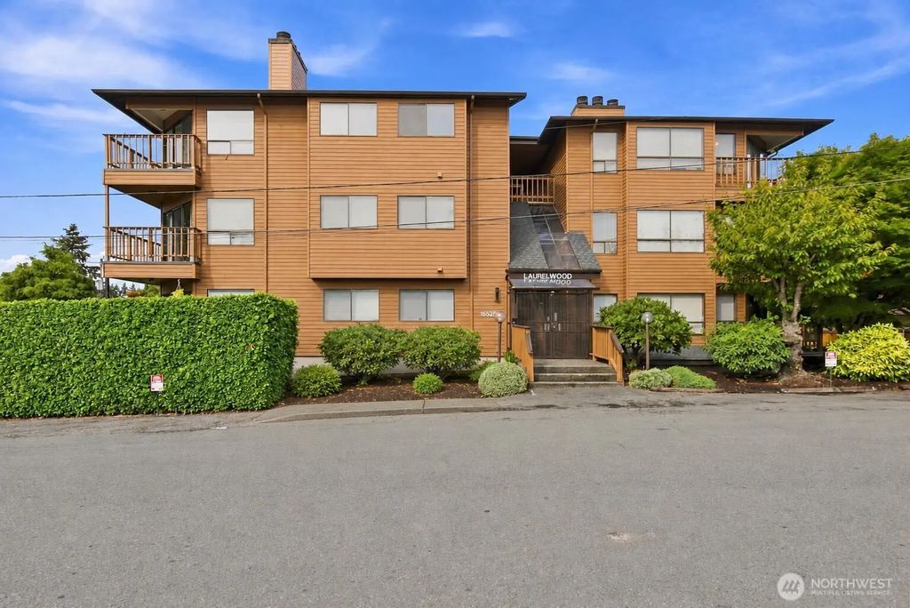 15525 6th Avenue Sw 12, Burien