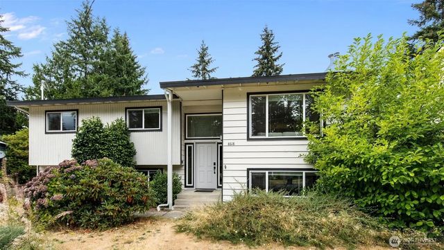 8618 Ne 137th Street, Kirkland