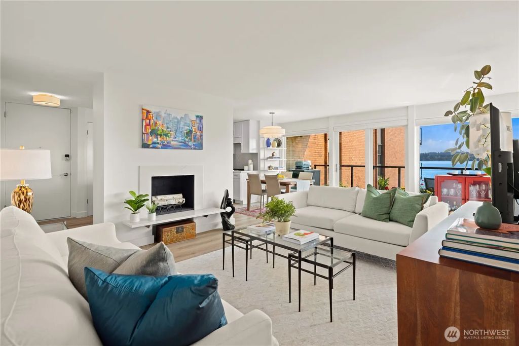 2360 43rd Avenue E 303, Seattle