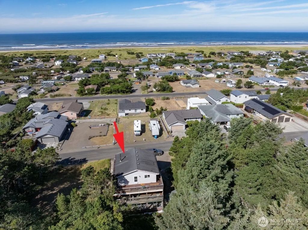 33304 J Place, Ocean Park