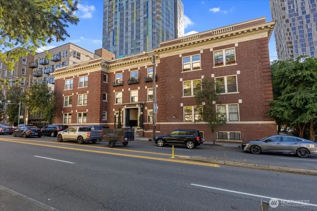 615 Boren Avenue 8, Seattle