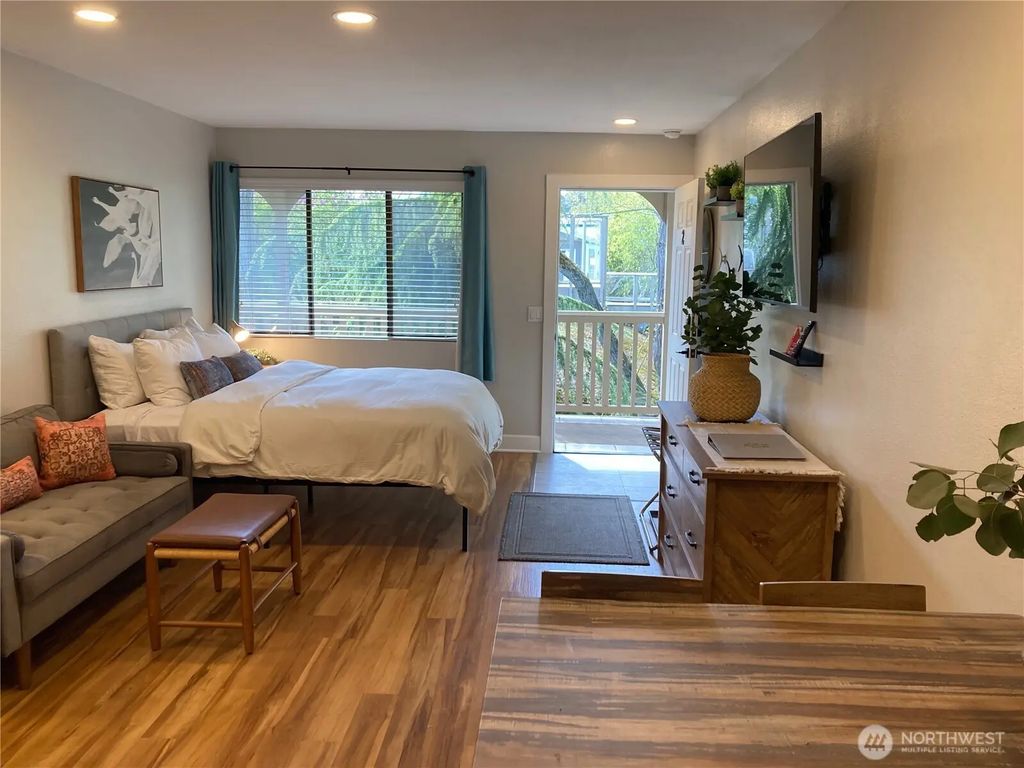 250 Tucker Avenue 2, Friday Harbor
