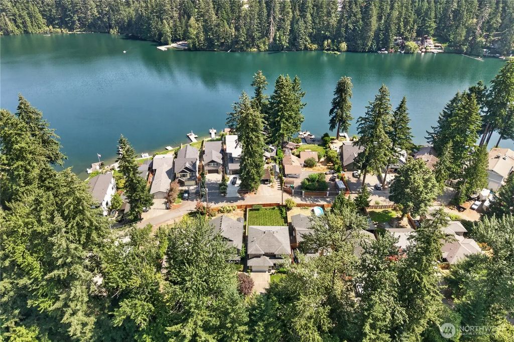25528 Lake Wilderness Place Se, Maple Valley