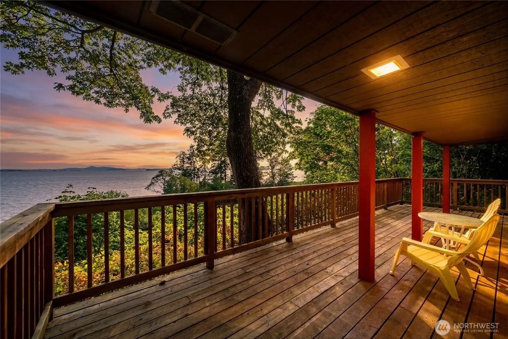 3164 Chuckanut Drive, Bow