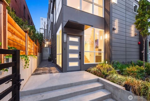 2334 Franklin Avenue E E, Seattle