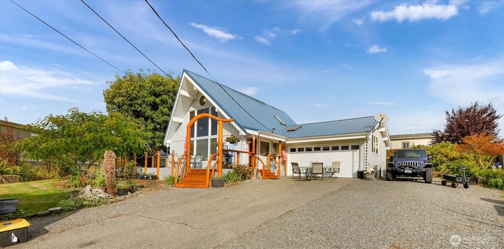 8415 Donald Way, Blaine