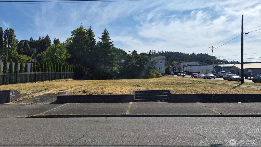 124 Nw Cascade Avenue, Chehalis
