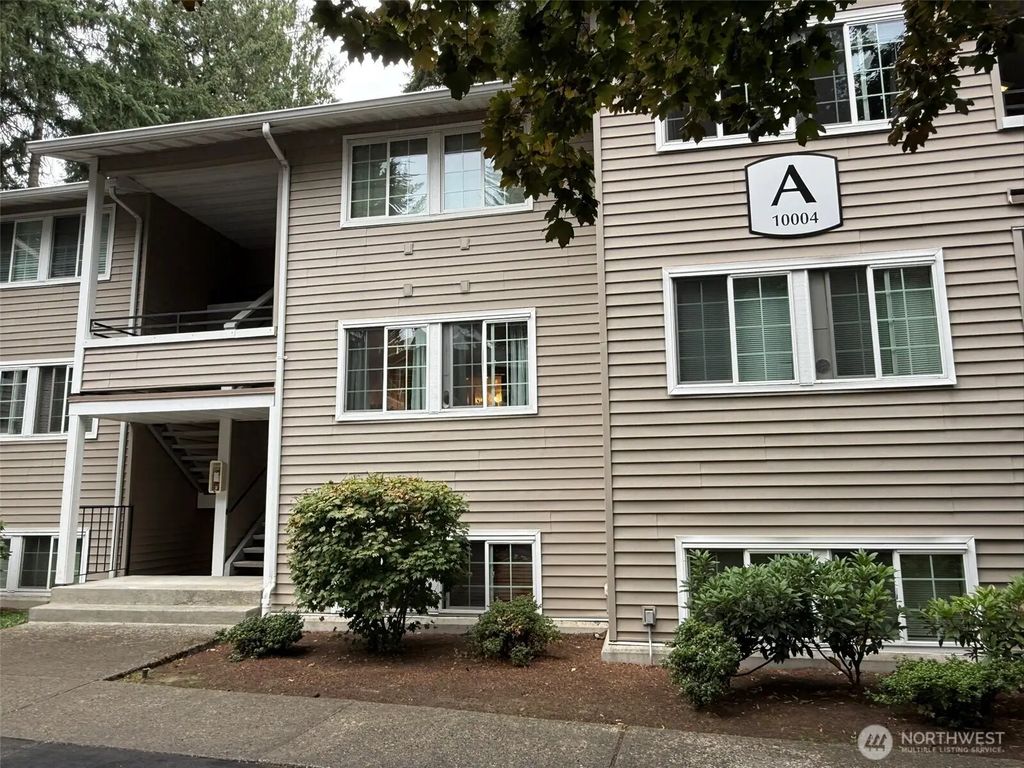 10004 Ne 120th Lane A202, Kirkland