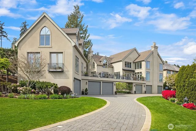 8496 Ne Woodland Cove Drive, Kirkland