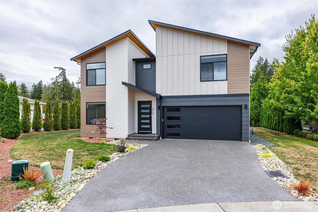 8560 Siena Court, Blaine