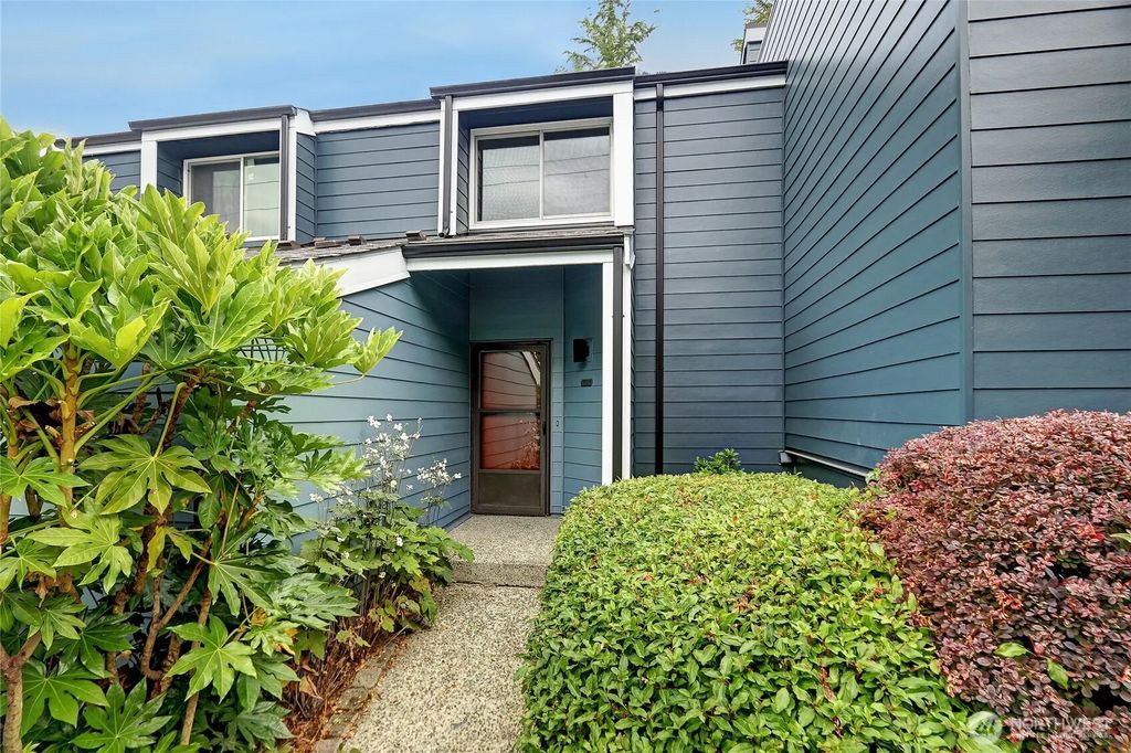17018 Ne 80th Street C5, Redmond