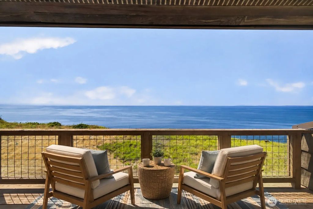 2285 W Beach Road C, Oak Harbor