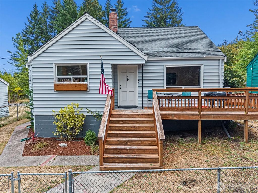 224 Bremerton Boulevard W, Bremerton