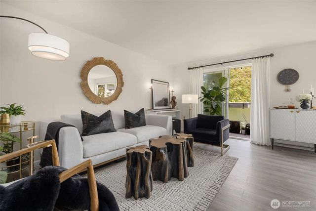 8701 35th Avenue Ne 10, Seattle