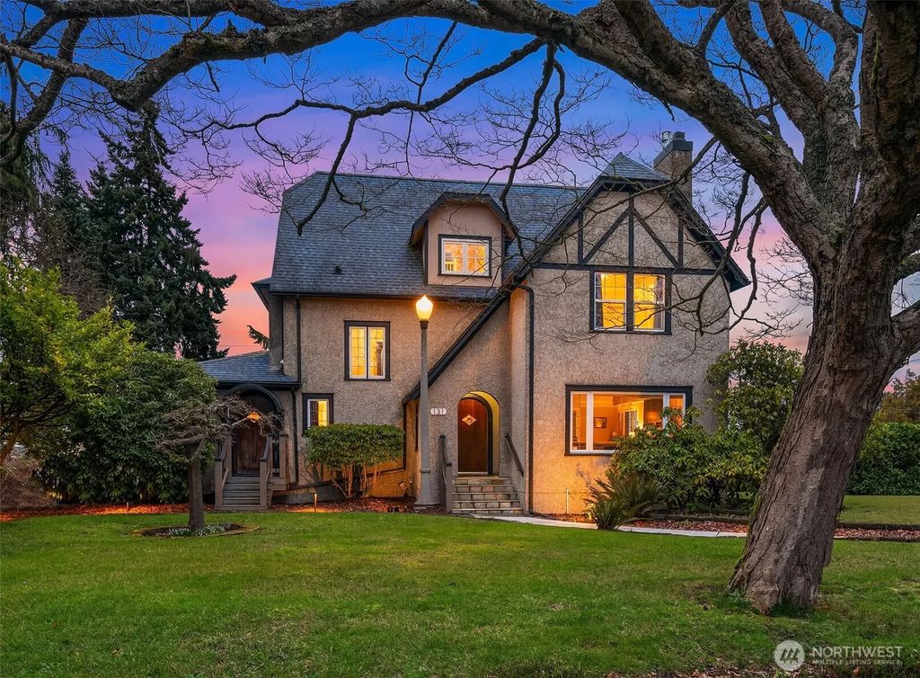 131 E 12th Street, Port Angeles