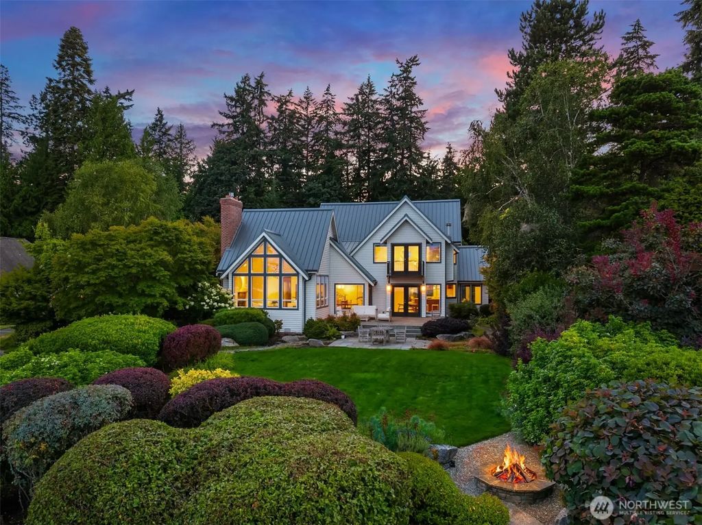 10017 Edgecombe Place Ne, Bainbridge Island
