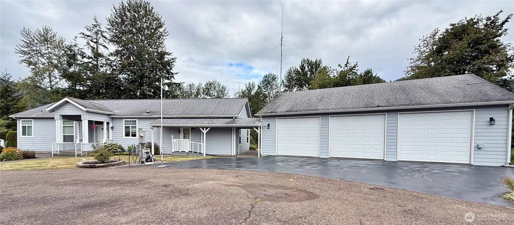 135 River Way, Morton