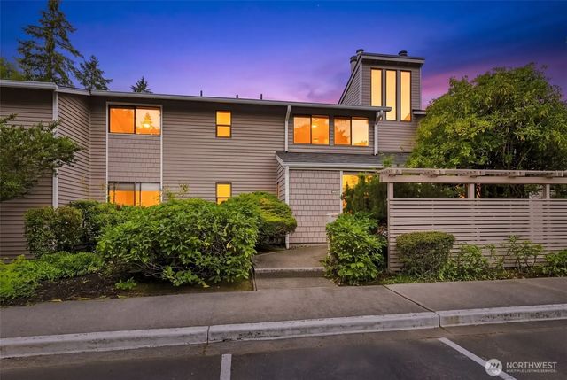 9927 Ne 144th Lane 804, Kirkland