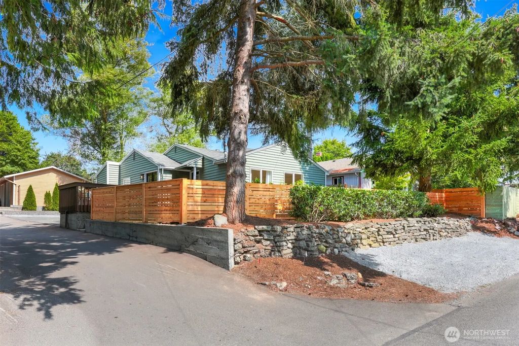 3830 Ne 123rd Street, Seattle
