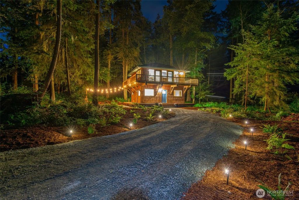 1580 West Beach Road, Oak Harbor